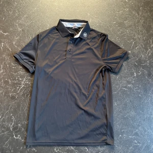 Golf piké - Fin piké från abacus använd denna golfsäsong. Kan användas vid andra tillfälllen tex padel. Skriv vid intresse och fler bilder