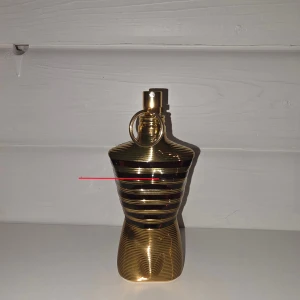 Jean Paul Gaultier Le Male Elixir - Jean Paul Gaultier Le Male Elixir. 125 ML flaska och mängden som är kvar syns enligt bild. Har tyvärr inget kvitto men kan skicka fler bilder om det önskas.