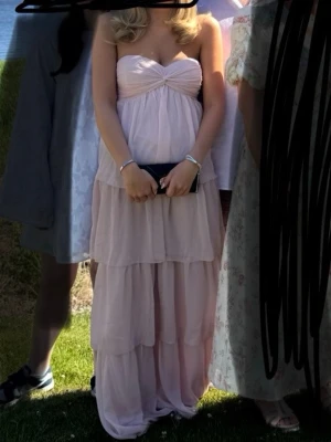 Rosa balklänning - Använd 1 gång, bara att skriva vid frågor/bilder🙏