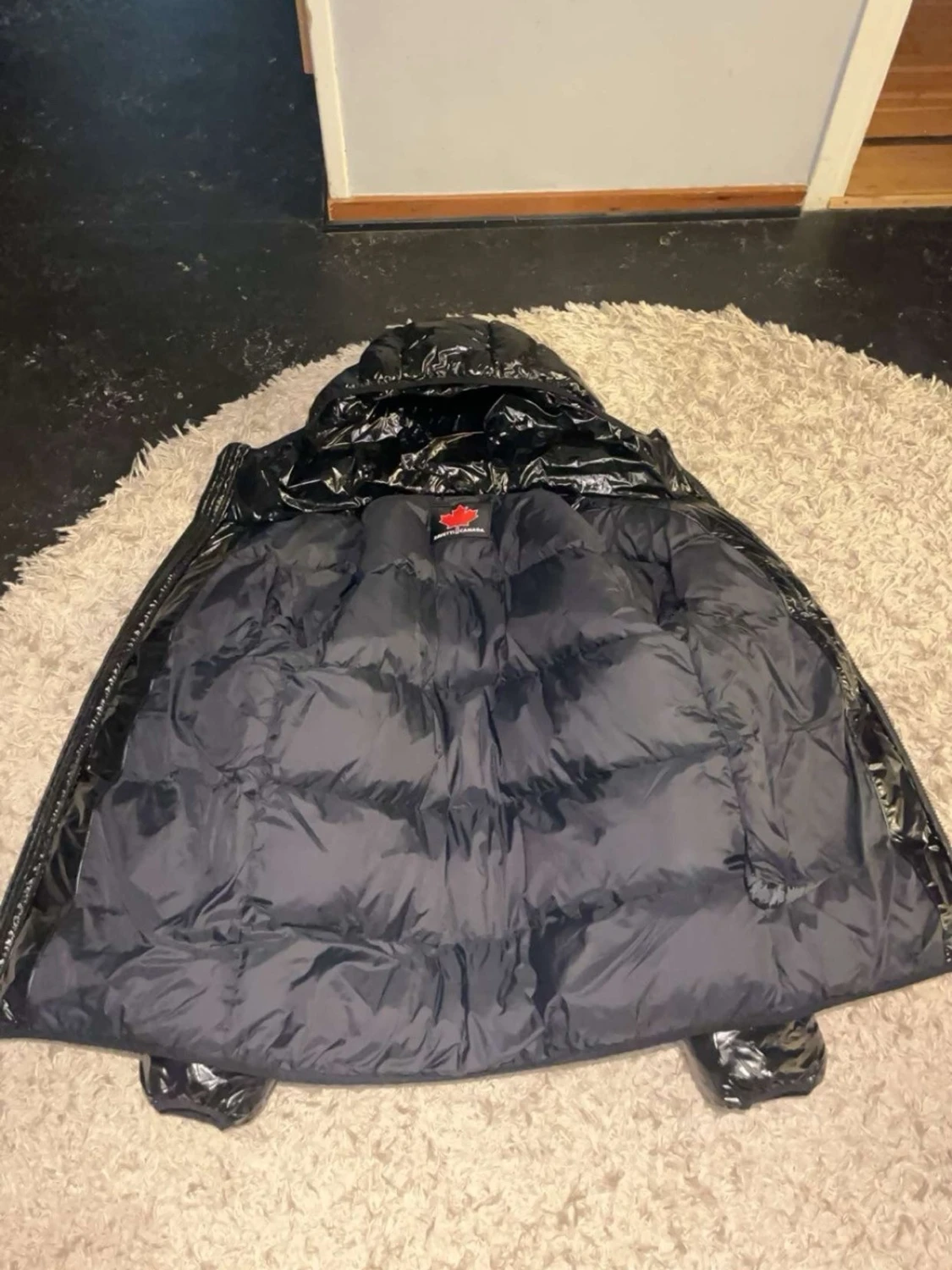 Svart glansig pufferjacka Zavetti Canada - 1