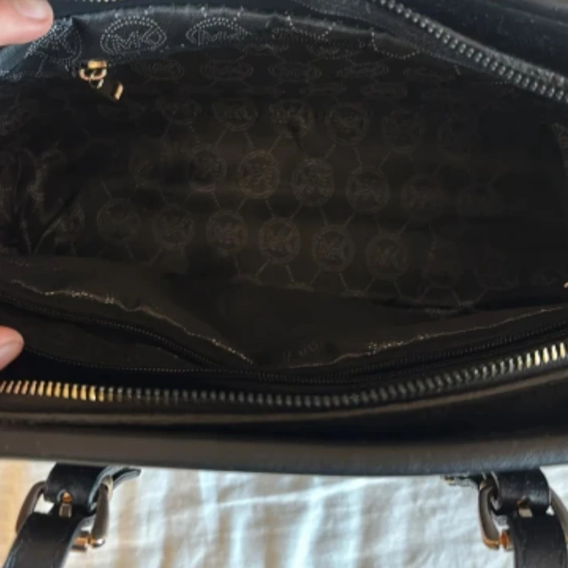 Svart handväska från Michael Kors - 3