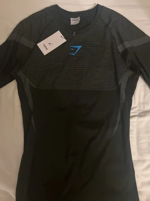 Gymshark Onyx v5  - En helt ny oanvänd Onyx från gymsharks drop. Den är storlek S och lappen sitter kvar på tröjan. Priset är inte spikat✅