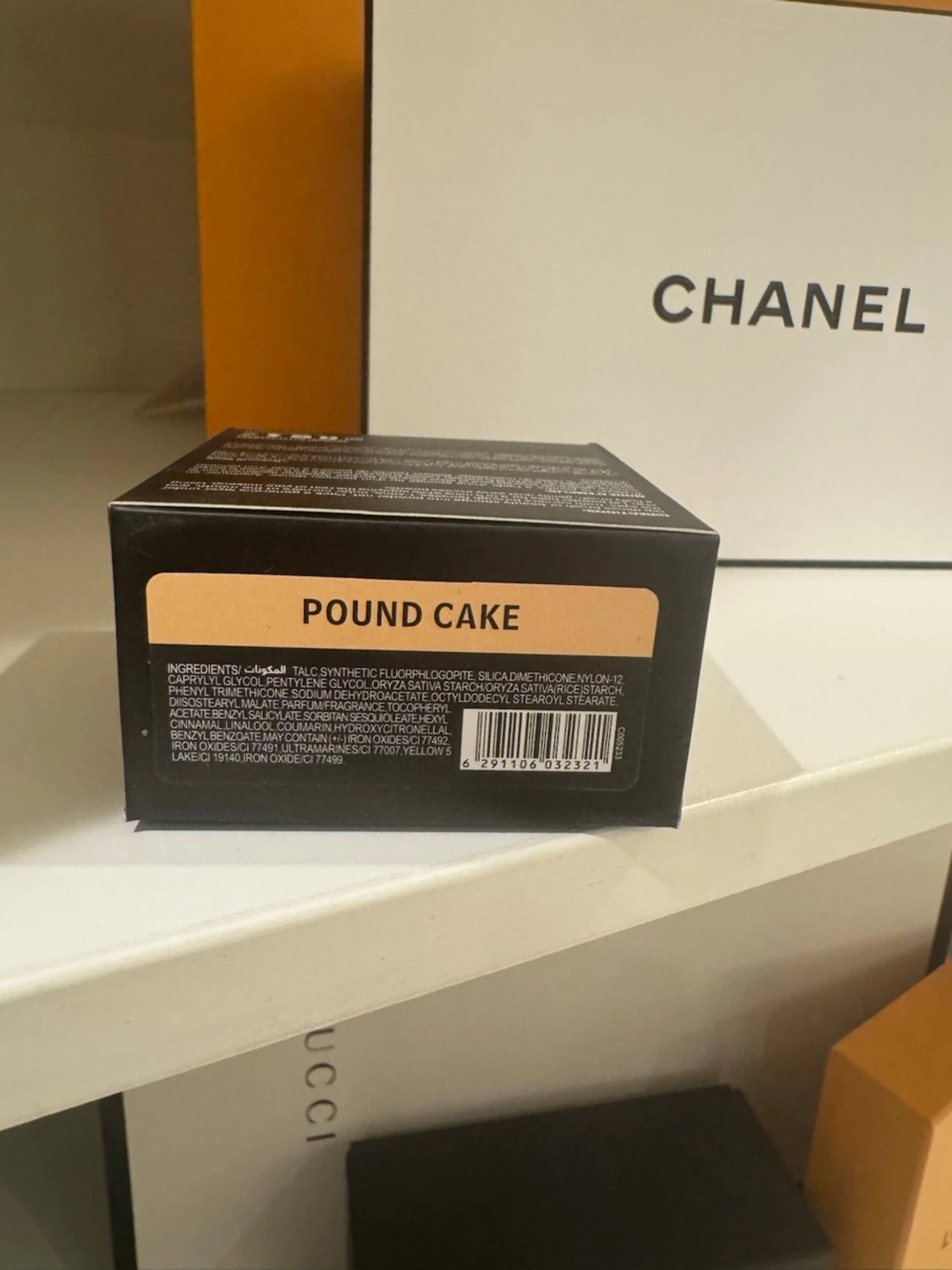 Huda Beauty Easy Bake Pound Cake puder - 1