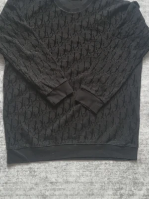 DiorSweatshirt   - Svart CD sweatshirt i storlek XL. Helt ny, fraktar samma dag!