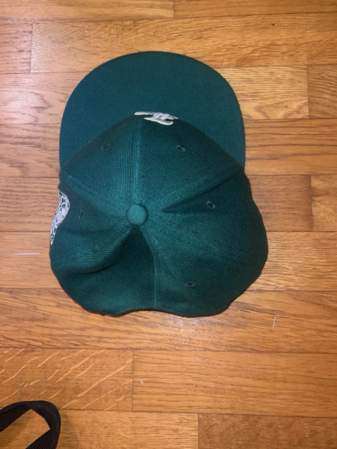 Grön LA keps med rak skärm - 3
