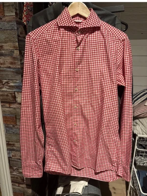 Stenströms skjorta - Säljer min stenströms skjorta i 100% bomull, strl S och passar mig som är 170cm och väger 60kg