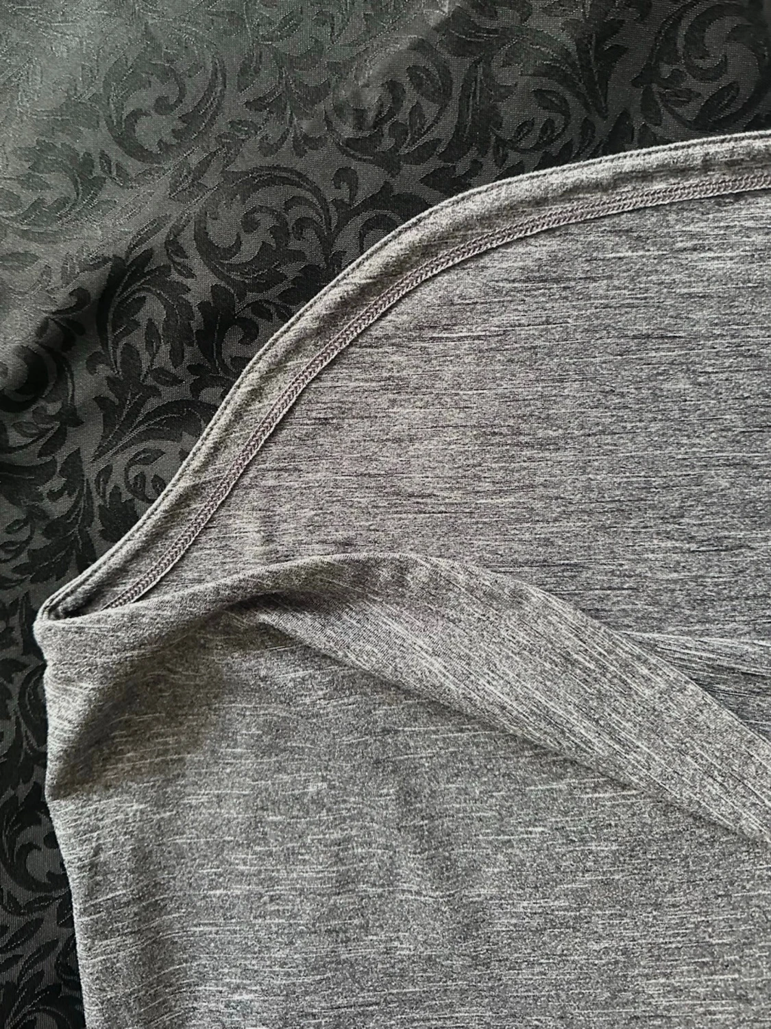 Grå kortärmad t-shirt - 3