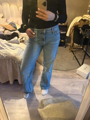 Ljusblå raka jeans - Jätte fina Zara jeans🩷