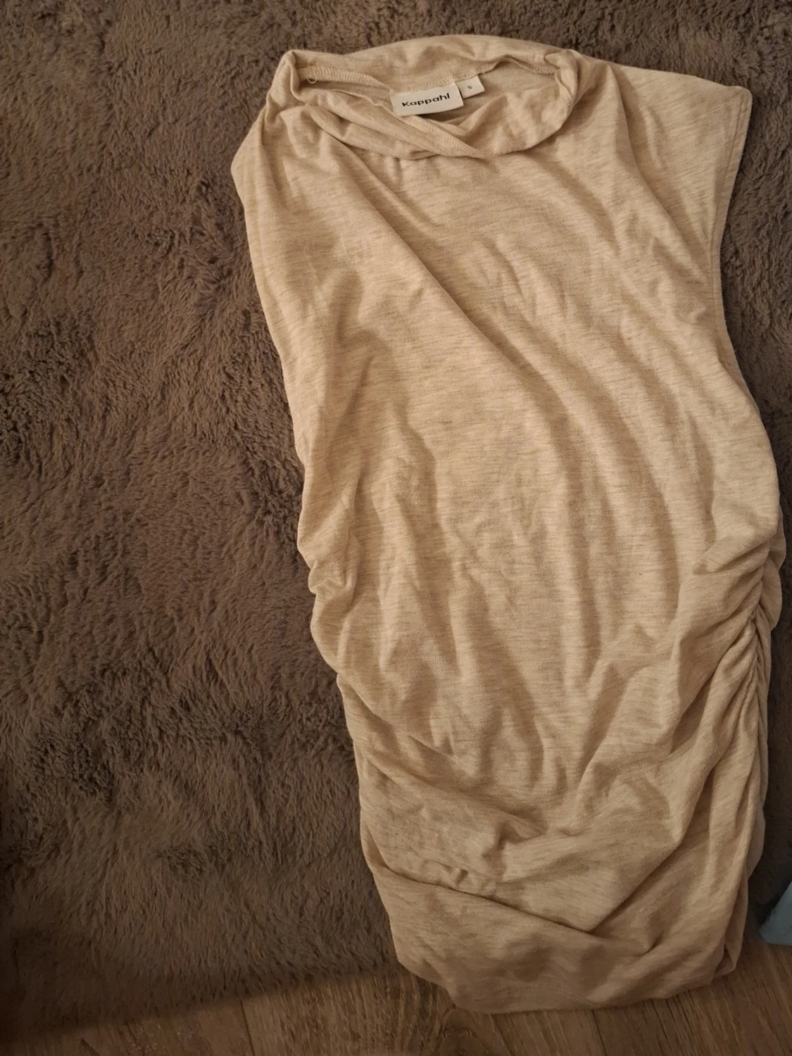 Beige ärmlös topp från Kappahl