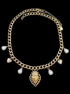 Stilfullt halsband med hjärta  - Material-rostfritt stål.  Kedjetjocklek-7mm.  #31