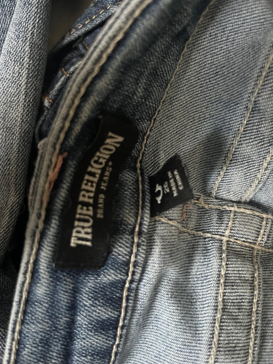 Blå true religon jeans med rosa broderi - 3