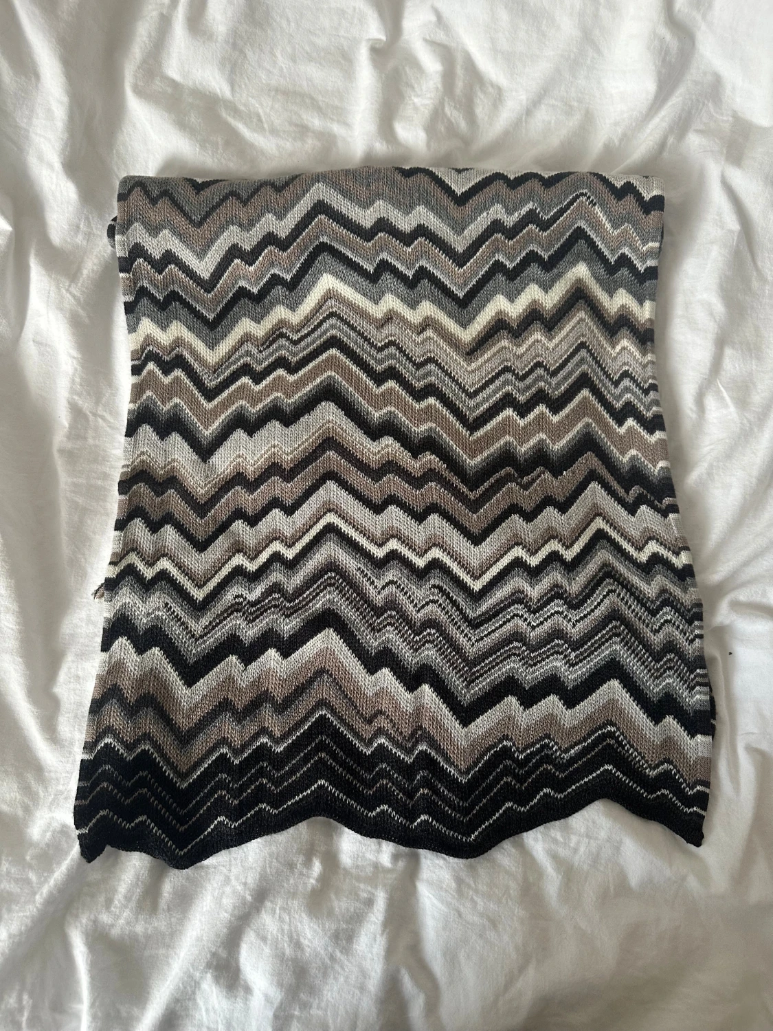 Grå/svart halsduk från Missoni - 1