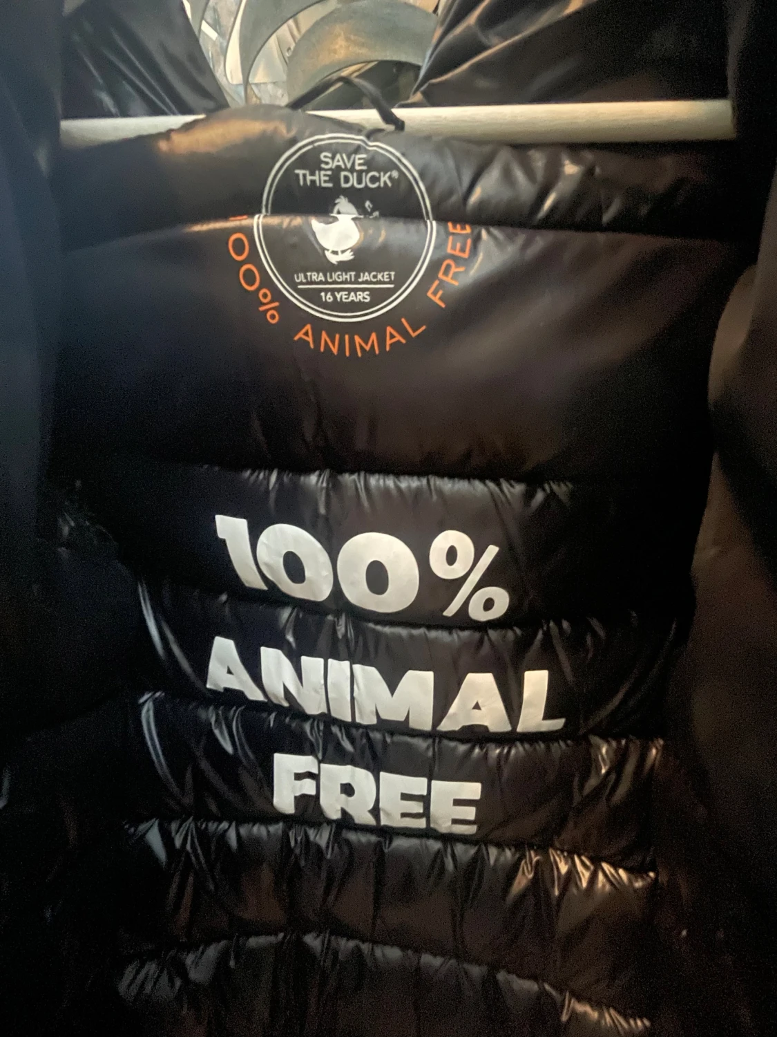 Svart pufferjacka från Save The Duck - 2