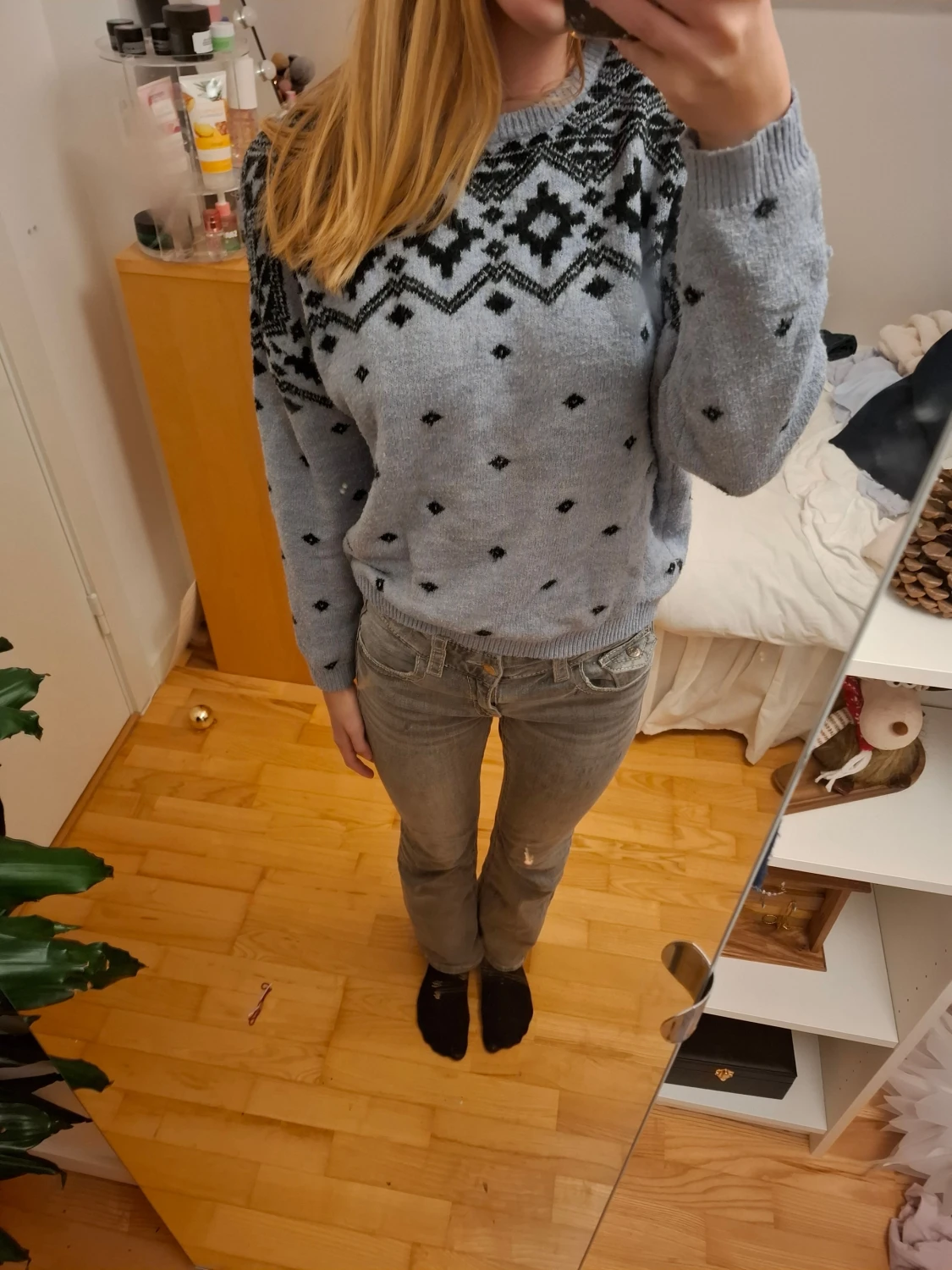 Stickad tröja med mönster