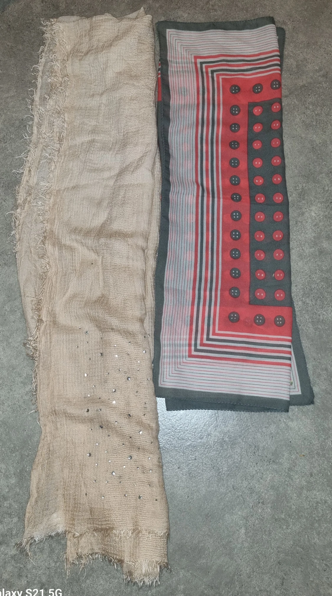 Beige glittrig halsduk & prickig sjal - 1