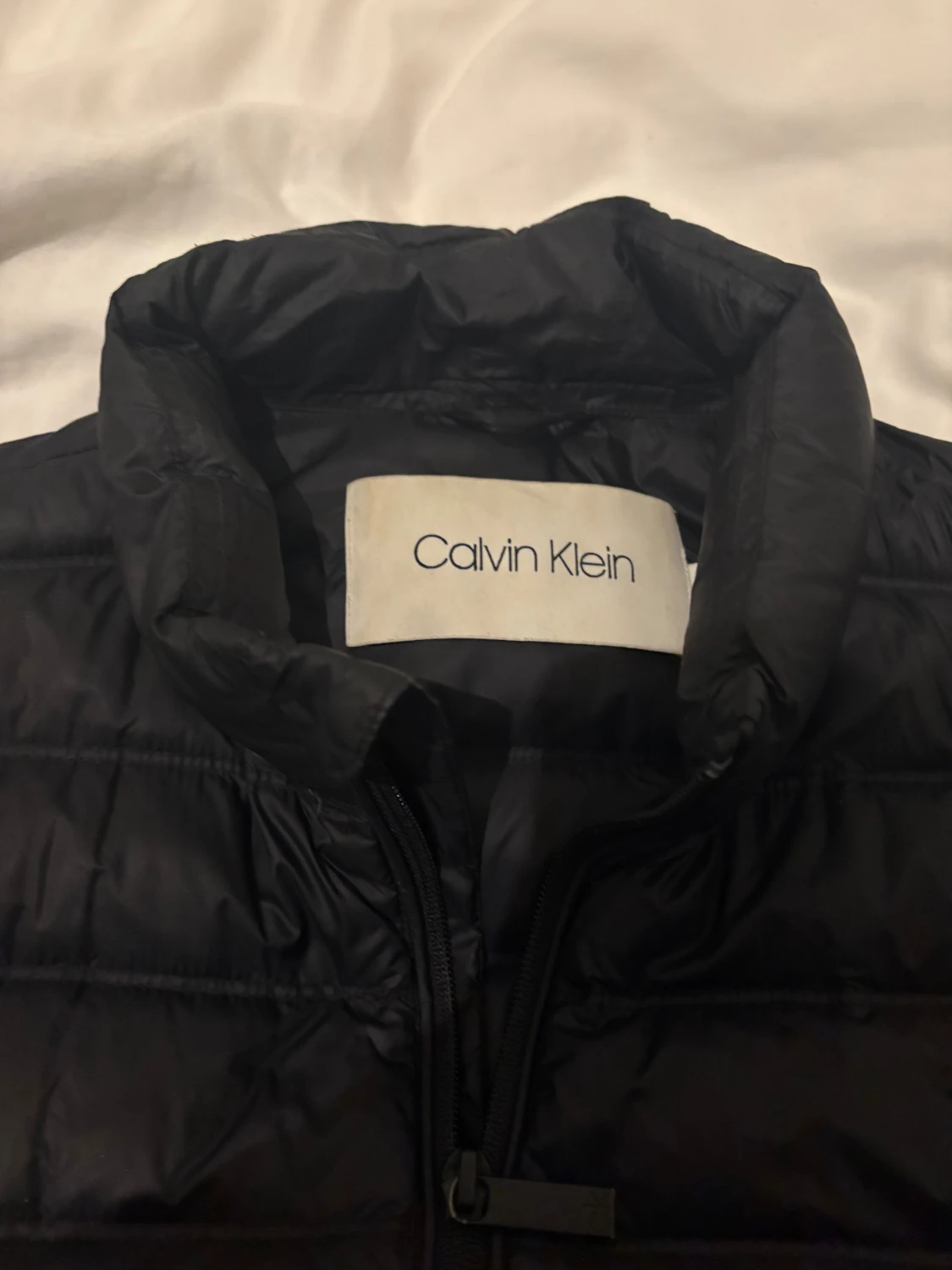 Svart pufferjacka från Calvin Klein - 3