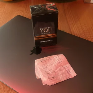 Emporio Armani Stronger With You 50ml - Ny, oöppnad Emporio Armani Stronger With You Intensely. 50 ml Eau de Parfum. Perfekt för dig som vill sticka ut med en modern och självsäker stil.