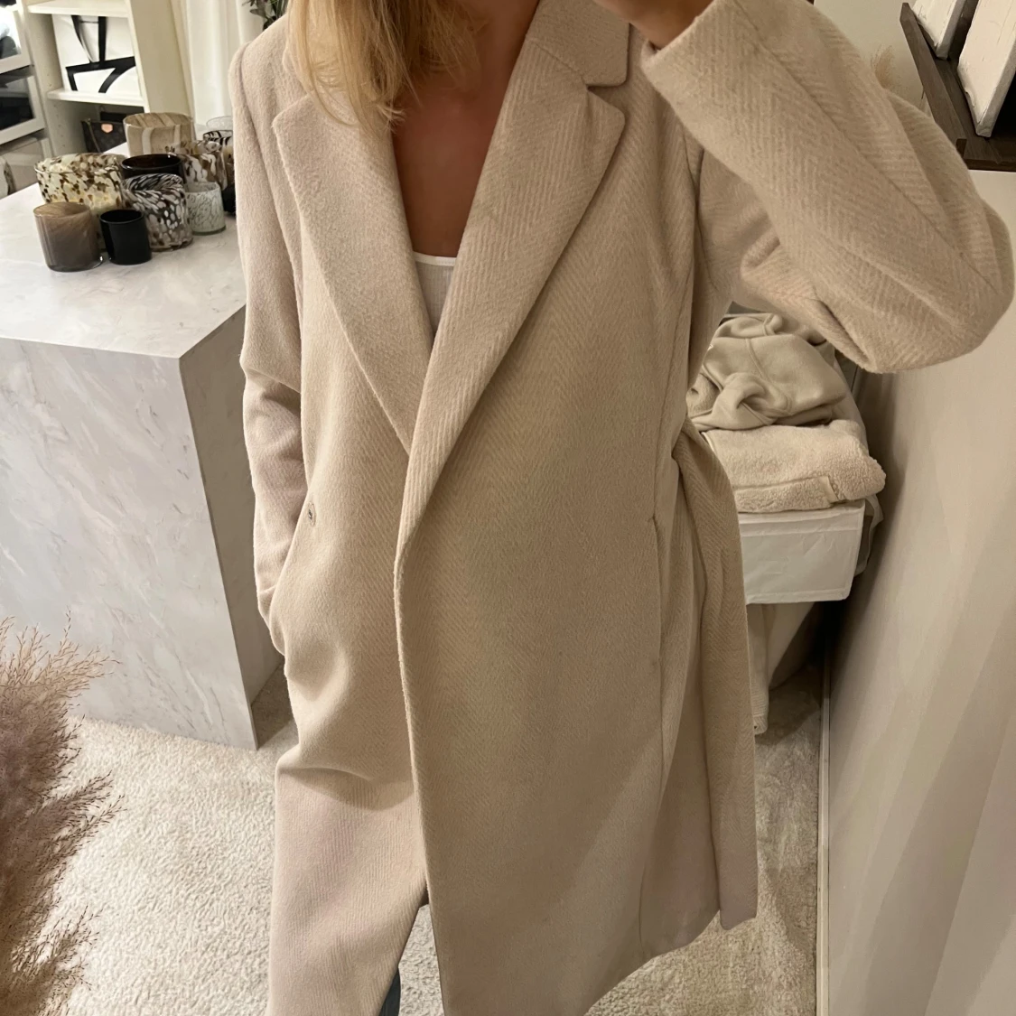 Beige kappa med bälte från h&m - 1