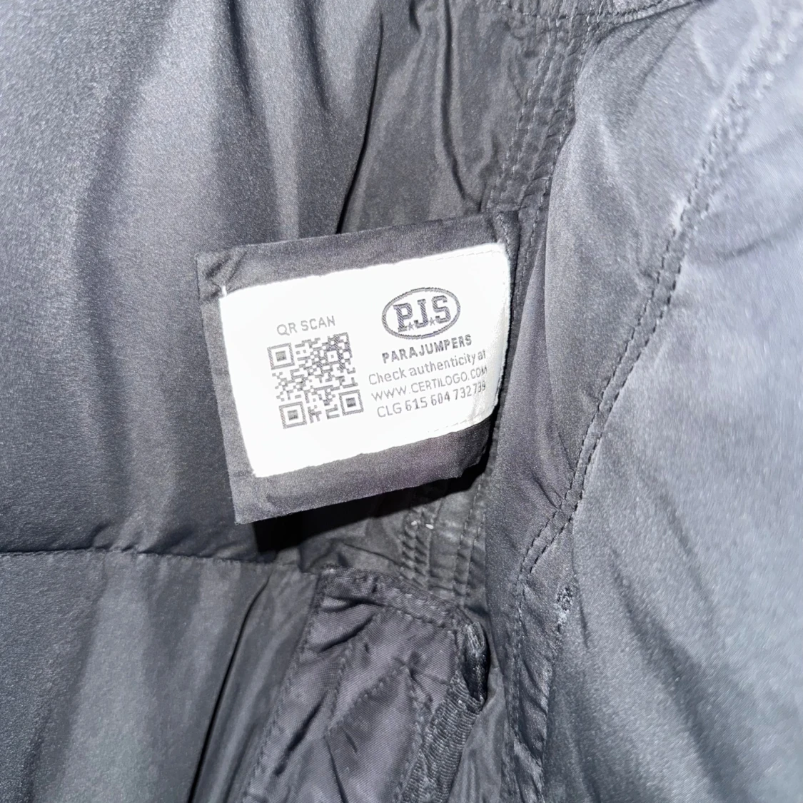 Svart dunjacka från Parajumpers - 3