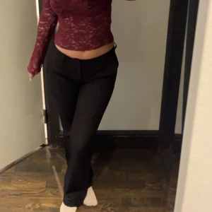 Svarta kostymbyxor  - Säljer mina favorit kostymbyxor i modellen Vera då dom tyvärr ej passar längre😩