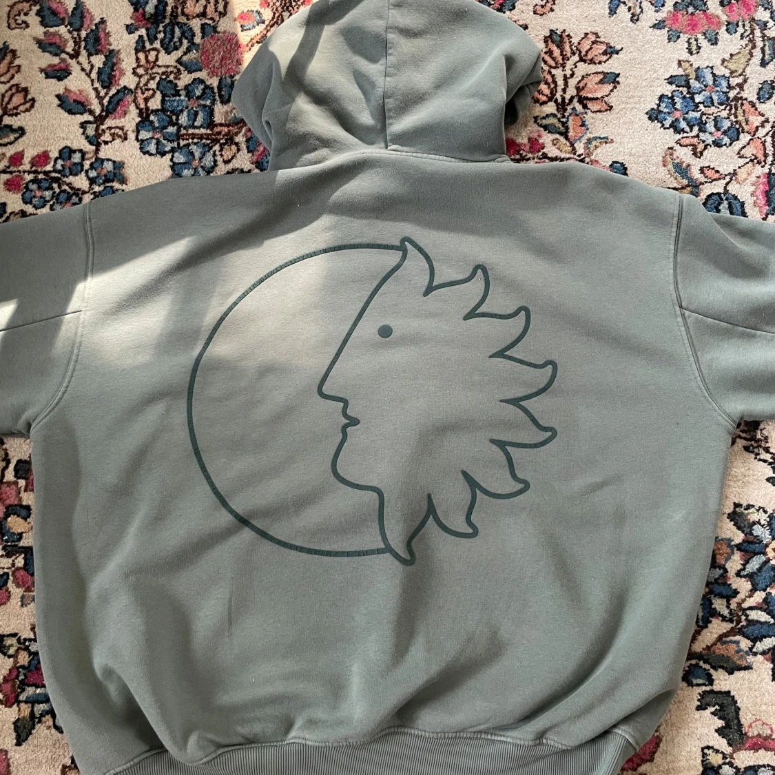 Grön hoodie från District Fortysix - 1