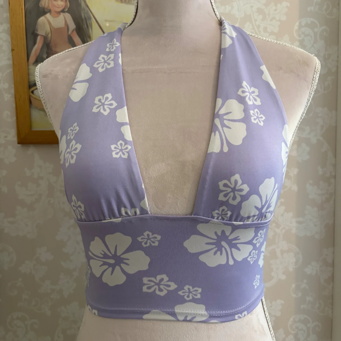 Ljuslila blommig halterneck topp