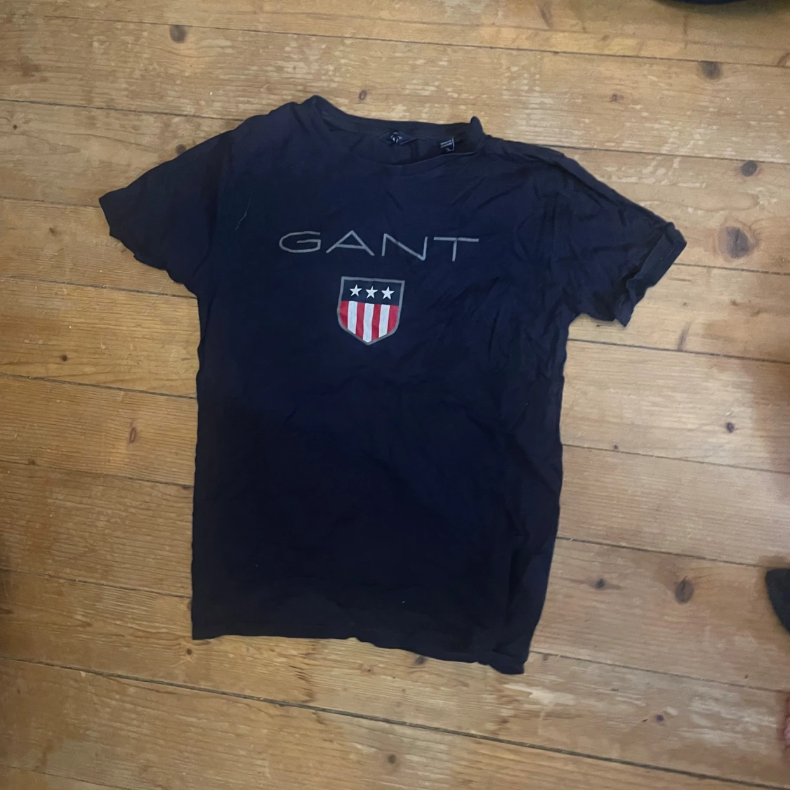 Svart GANT t-shirt med tryck