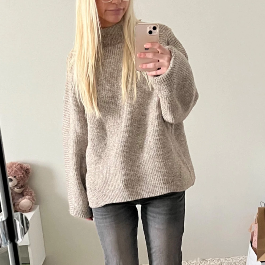 Beige stickad oversized tröja - 1