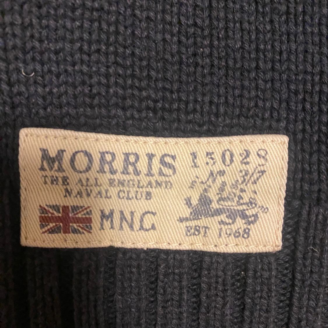 Svart kabelstickad tröja från Morris - 3