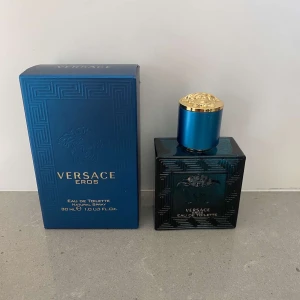 Versace Eros Eau de Toilette 30ml - Versace Eros edt 30ml, ungefär 27ml kvar. Köpt på kicks för 569