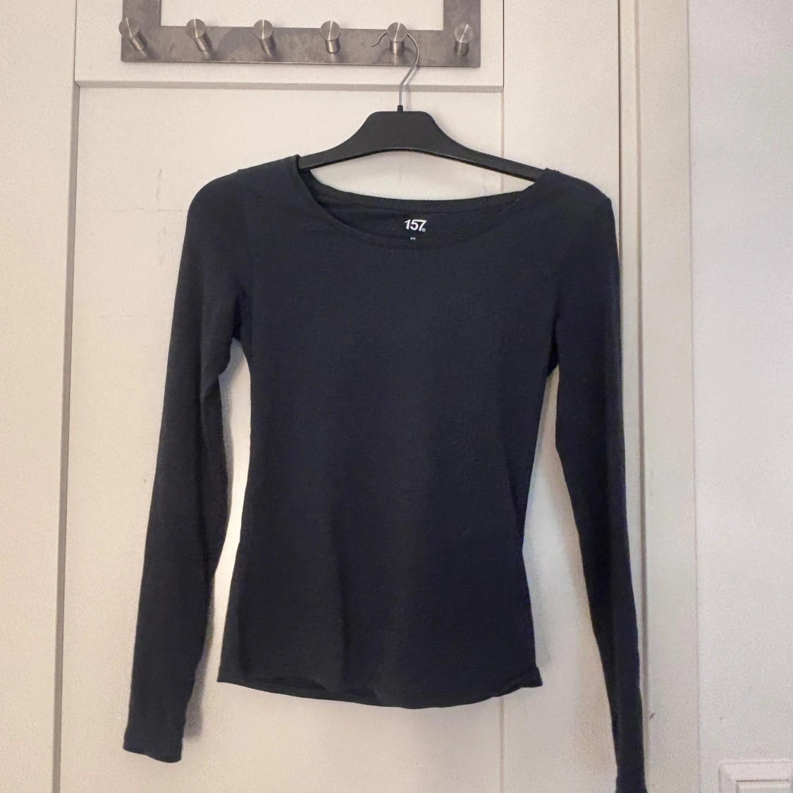Marinblå långärmad tröja från 157