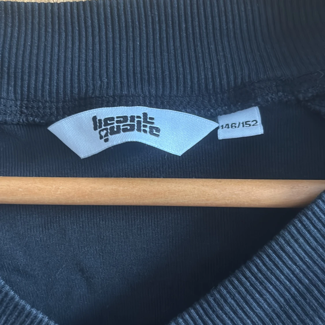 Svart långärmad tröja Heart Quality - 2