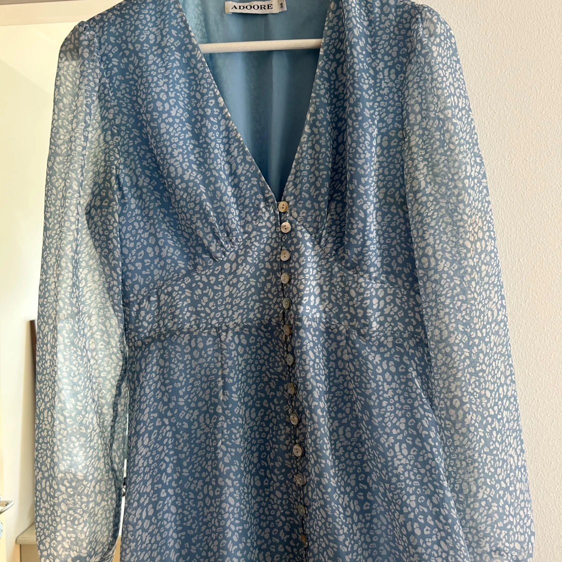 Blå leopardmönstrad långklänning Adoore