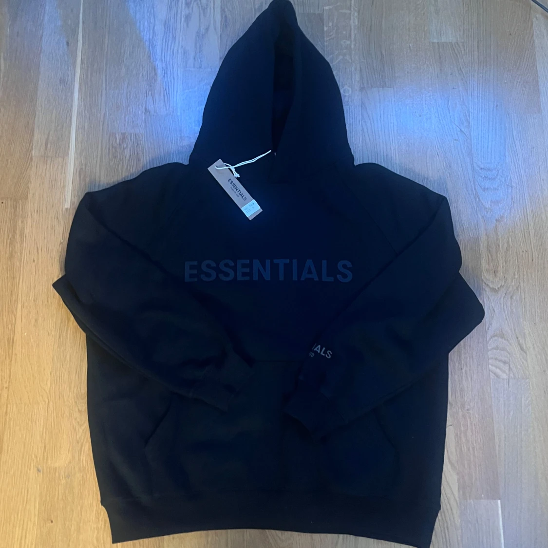 Svart Essentials M