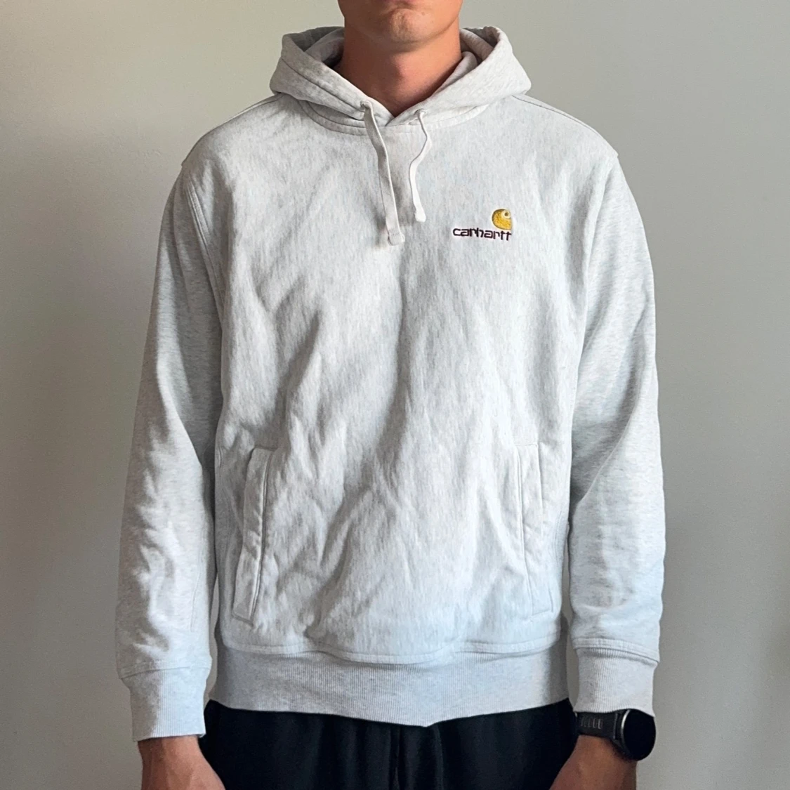 Ljusgrå hoodie från Carhartt
