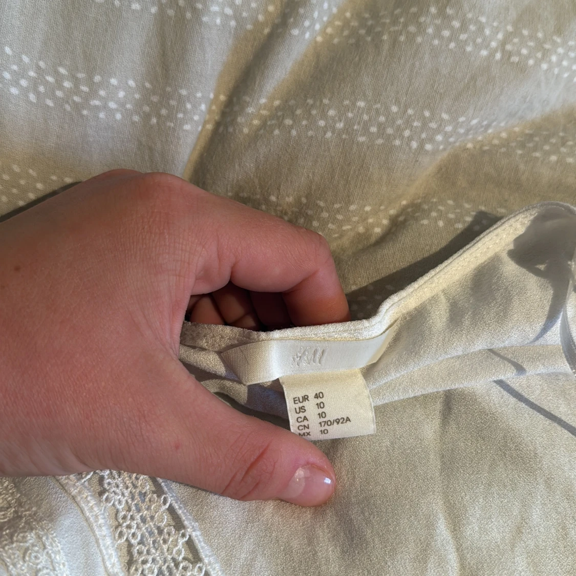 Vit blus med spetsdetaljer H&M - 1