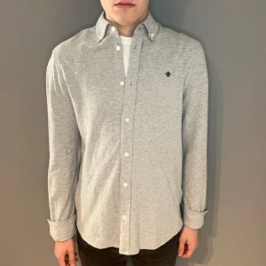 Morris skjorta  - Morris skjorta | storlek m | skick 10/10 | fraktar via valfrit ombud på köparens bekostnad | hör av dig vid funderingar 