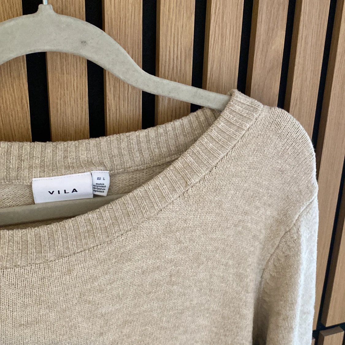 Beige stickad tröja från VILA - 1