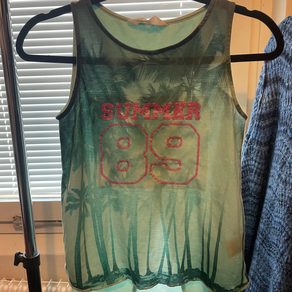 Grön linnetopp med palmmotiv H&M