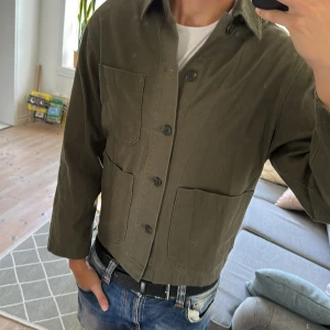 Overshirt  - Väldigt fräsch och snygg, inga defekter skriv vid fundering 🙌