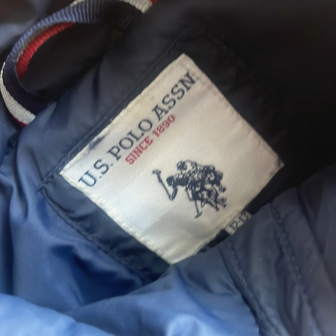 Mörkblå dunväst från US Polo Assn - 2