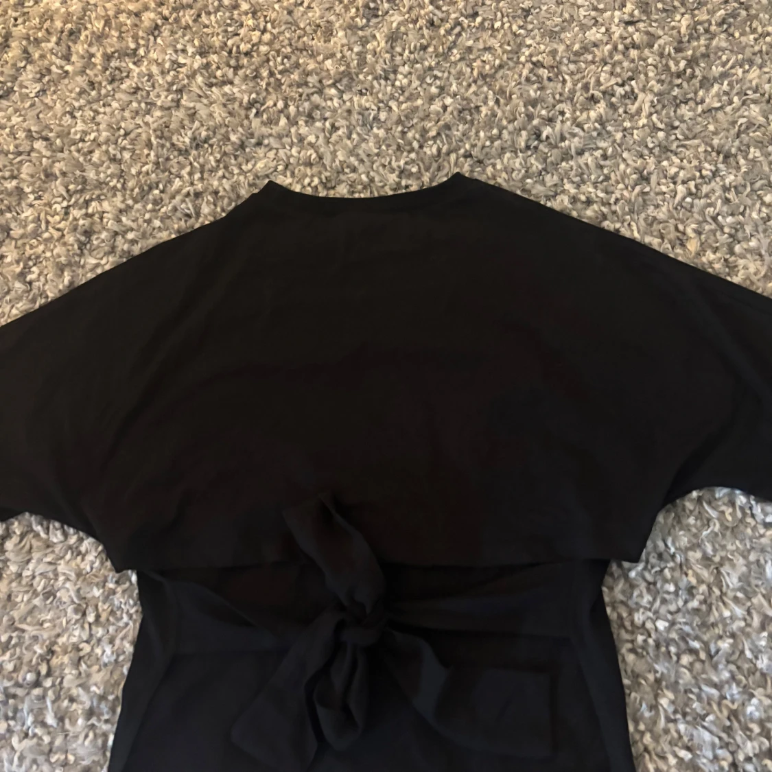 Open Back Tie Tee från Nelly💖 - 1