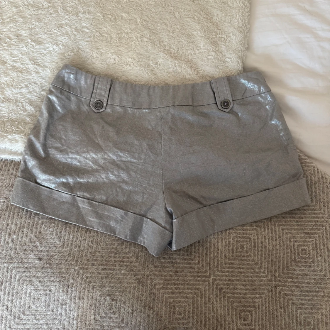 Silvriga minishorts - 1