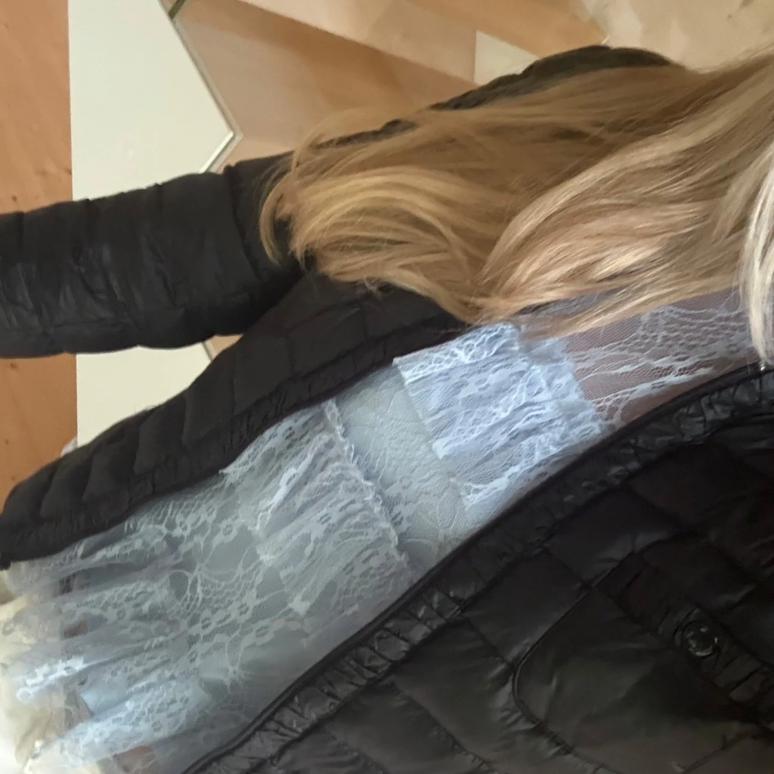 Svart quiltad pufferjacka - 1