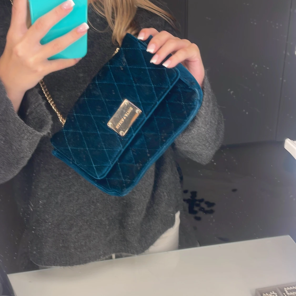 Quiltad blå axelväska Holly & White - 3