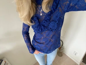 Spetstopp  - Såå fin blå spetstopp från märket Saint Tropez💕 använd ett fåtal gånger så den är i mycket bra skick 