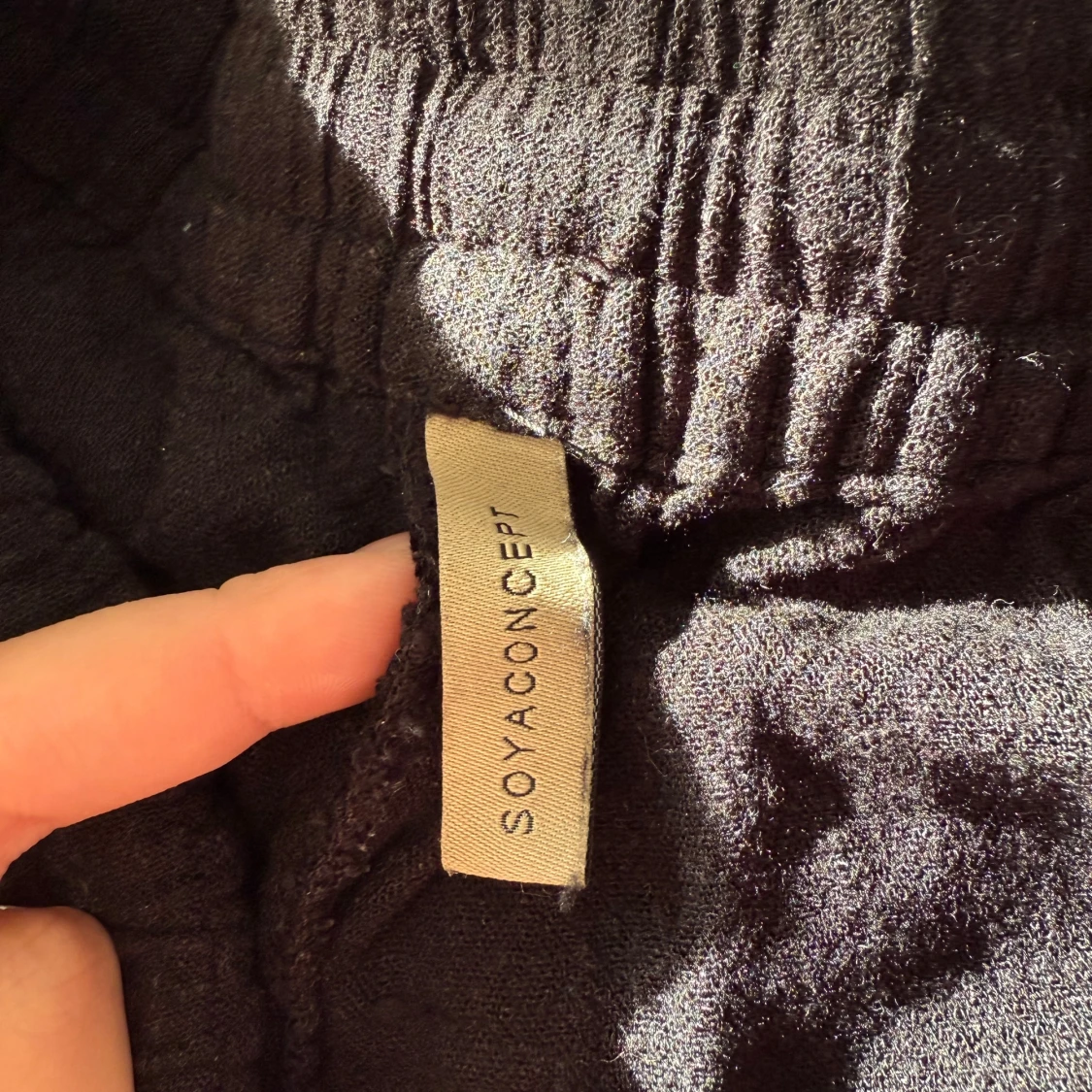 Svarta byxor från Soyaconcept - 3