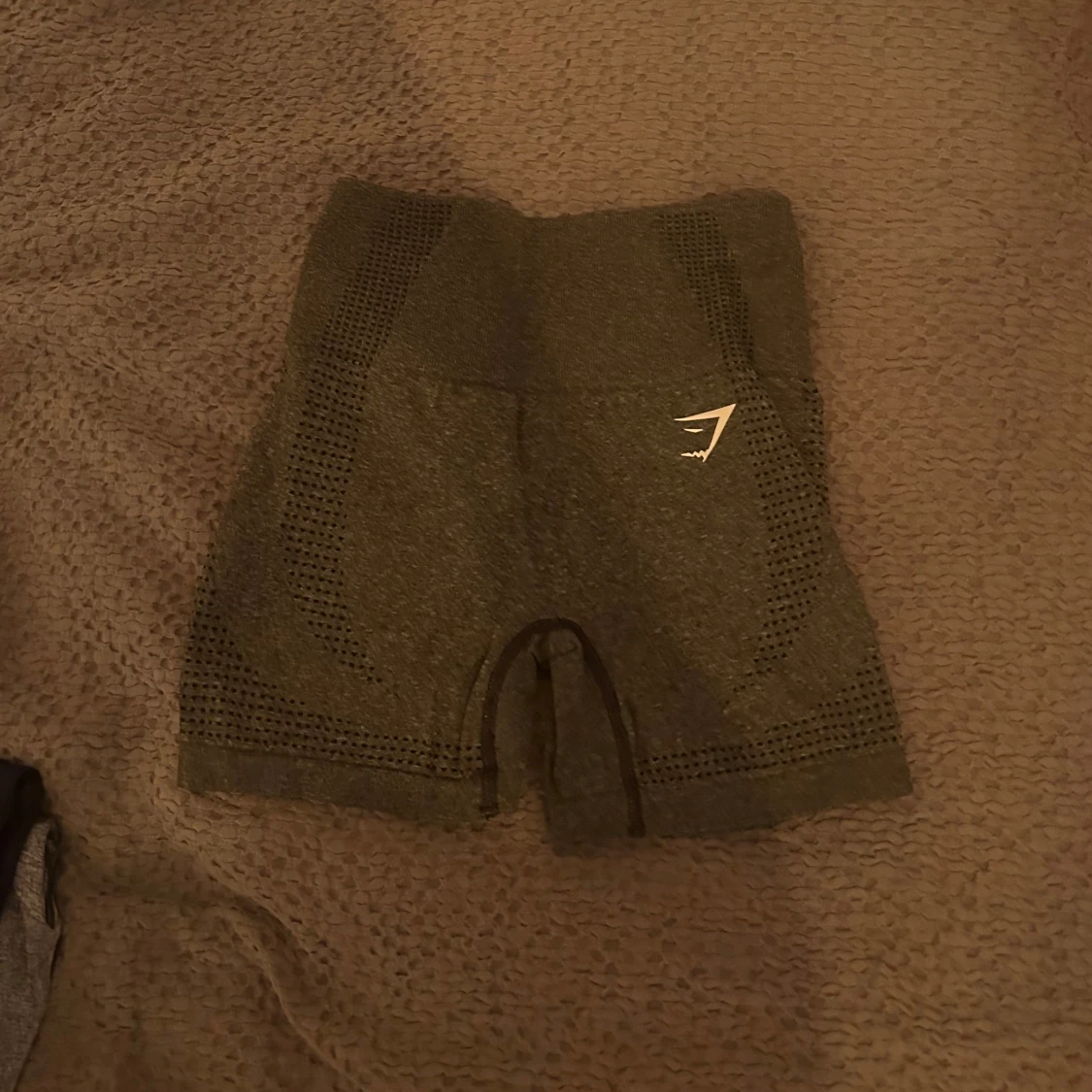 Grå träningsshorts från Gymshark