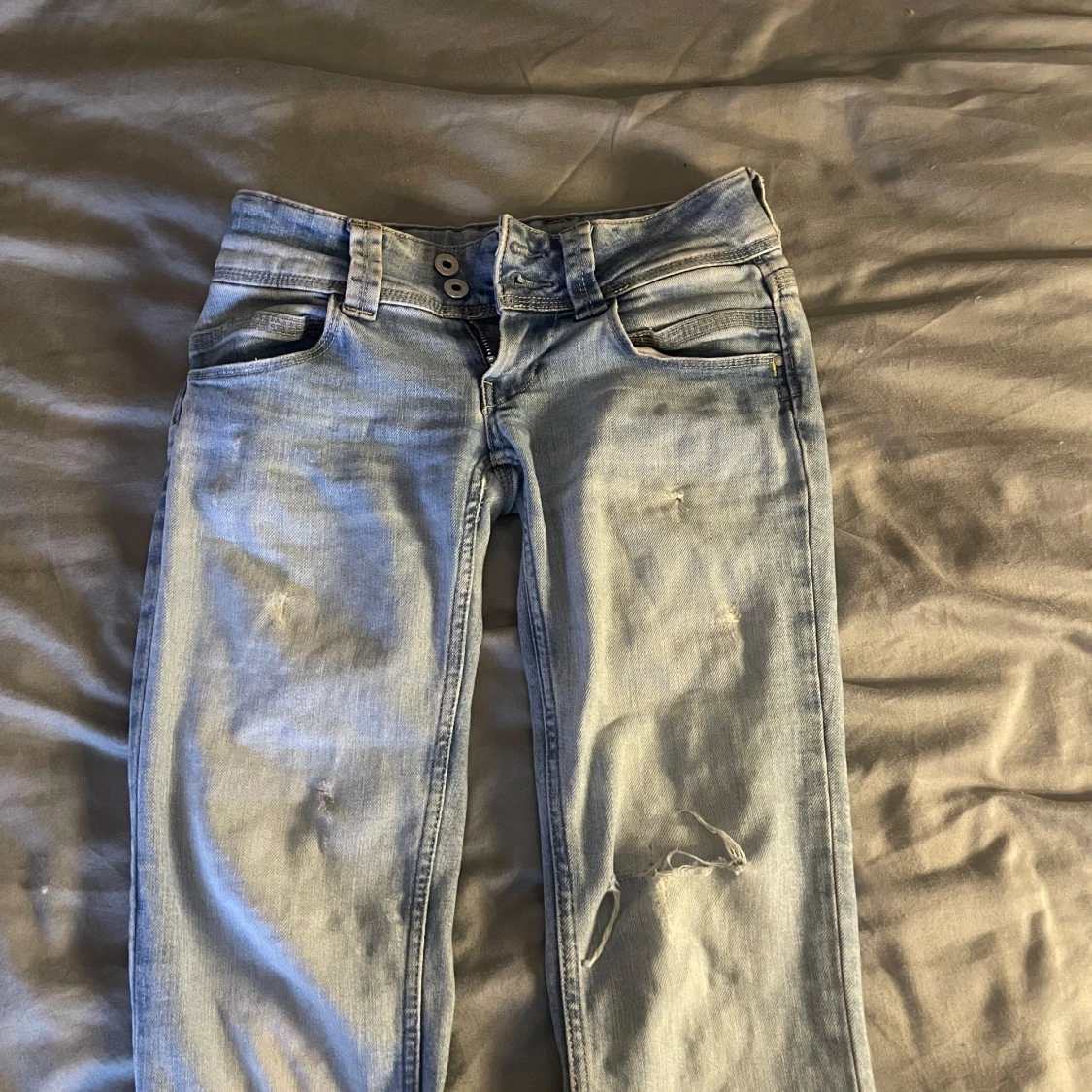 Ljusblå jeans med låg midja - 2