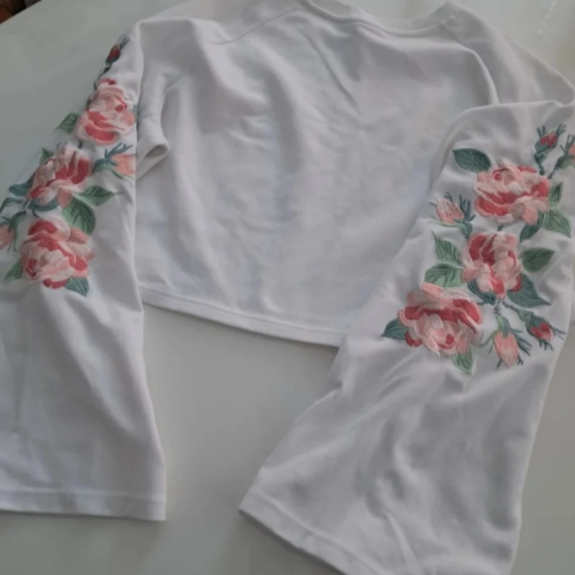 Vit croppad tröja från Puma * Kenza - 2